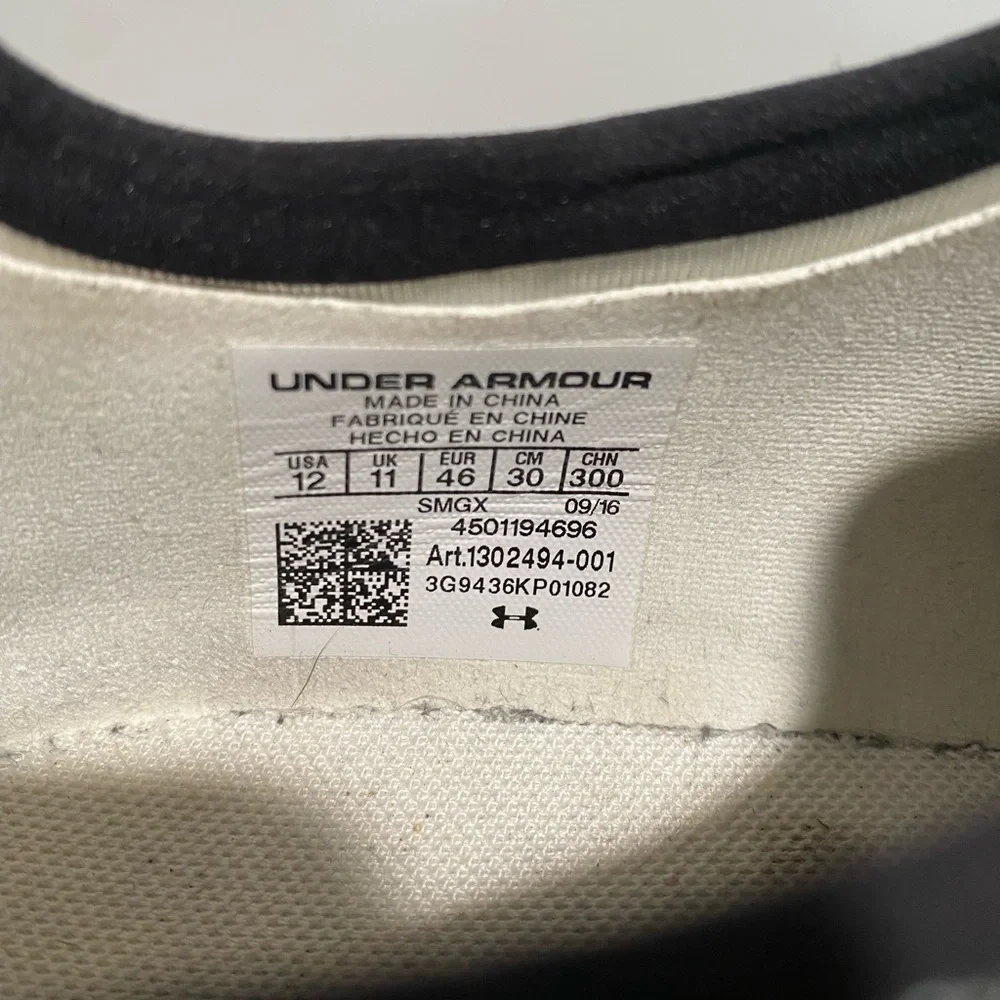Men’s Under Armour‎ Moda Run Black and White Men's Athletic Shoes